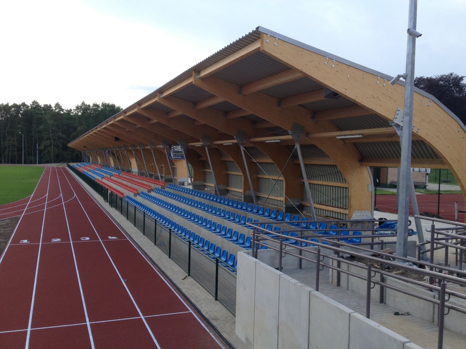 Górowo Iławeckie - zadaszenie trybun Stadionu  Miejskiego